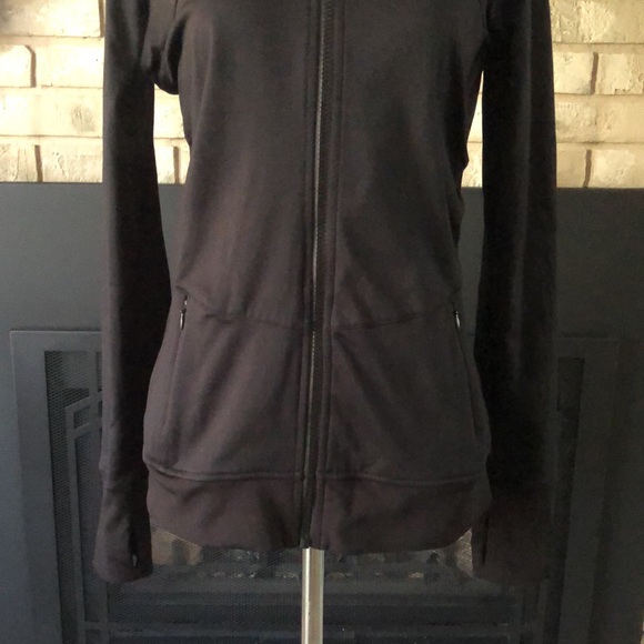 Fabletics Black Front Zip Hooded Thumb Holes Jacket size Small - Picture 3 of 16